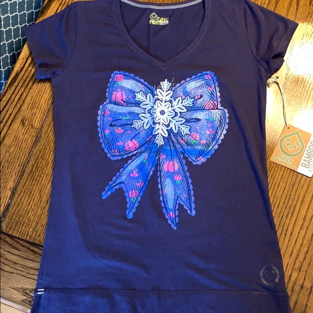 NWT RunDisney Frozen performance tee xs